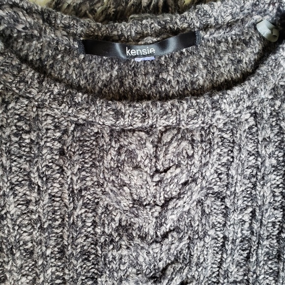 Kensie Oversized Fringe Crop Pullover Sweater - Picture 6 of 7